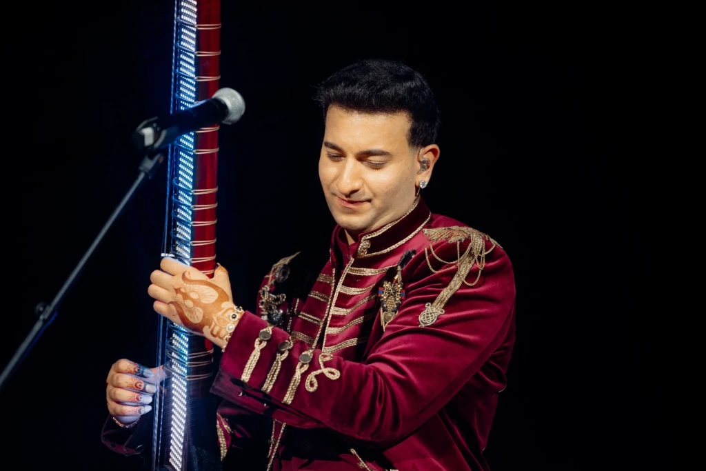 Sitarist Rishab Sharma mid concert 